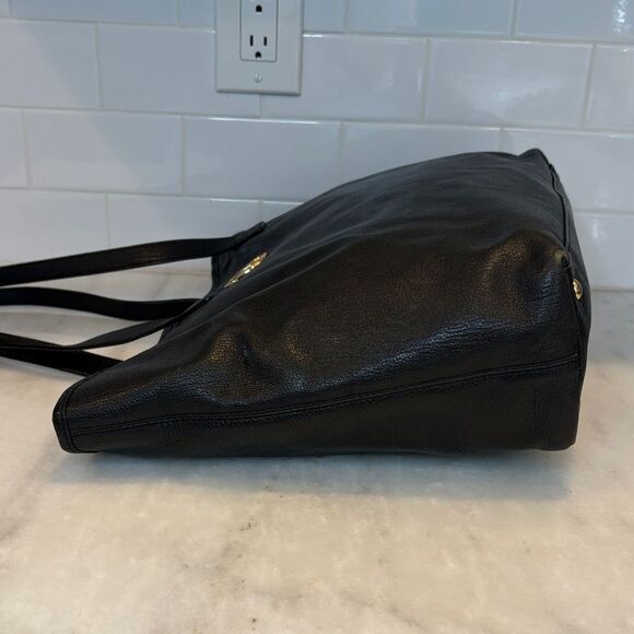 Michael Kors Bag Purse Handbag Leather Medallion Large Tote Pocketbook - Picture 10 of 16